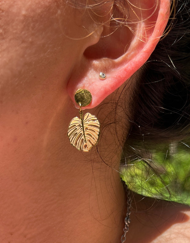 Trailing Monstera Dangle Earring – Tropical Leaf Gold Color Earring
